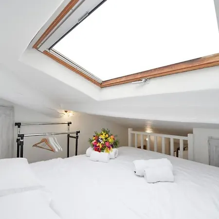 Le Petit Bateau - New Cosy/charming Studio/mezzanine For 3 - Ac/wifi 아파트 앙티브