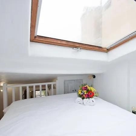 아파트 Le Petit Bateau - New Cosy/charming Studio/mezzanine For 3 - Ac/wifi 앙티브