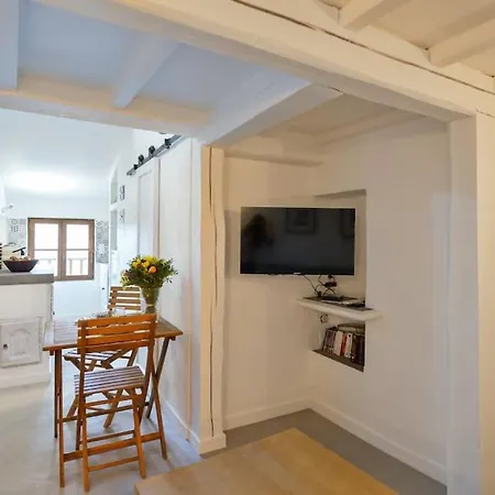 Le Petit Bateau - New Cosy/charming Studio/mezzanine For 3 - Ac/wifi 아파트 *
